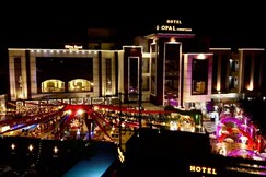 Hotel Opal Courtyard