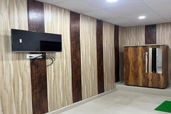 T O P Lodge