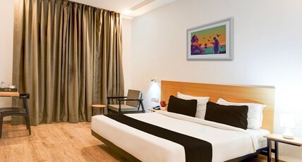 Super Townhouse Gomti Nagar Matiyari Room Type - Super Deluxe Room