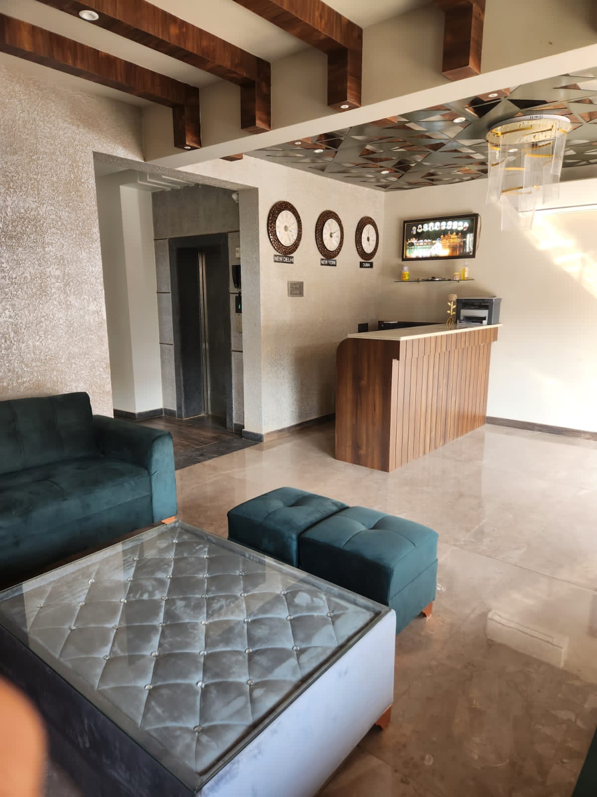 Eleven Stays - Tap to explore photos