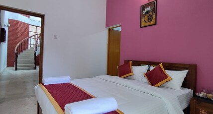 MYSPACE HOLIDAY INN OOTY ROOMS IN A VILLA Room Type - Couple Suite
