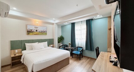 Sunrise Central Hotel Room Type - Premier Double with window