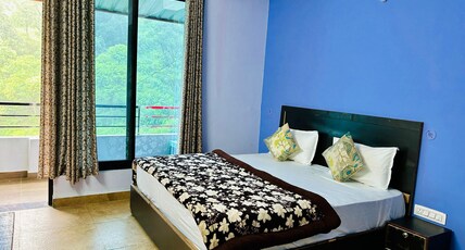 Green Valley Hotel And Restaurant Room Type - King Room With Balcony
