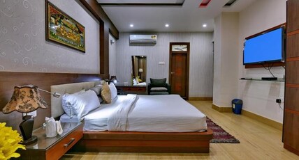 Hotel Shubh Kamna International Room Type - Premium Deluxe Suit