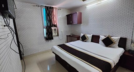 Eleven 43 Hotel & Banquet Room Type - SUITE ROOM