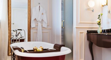 Hotel Des Arts Saigon Mgallery Collection Room Type - GRAND DELUXE ROOM, 1 King Size Bed