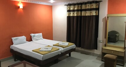 Shramajeevi Deluxe Lodge Room Type - Budget Double Room