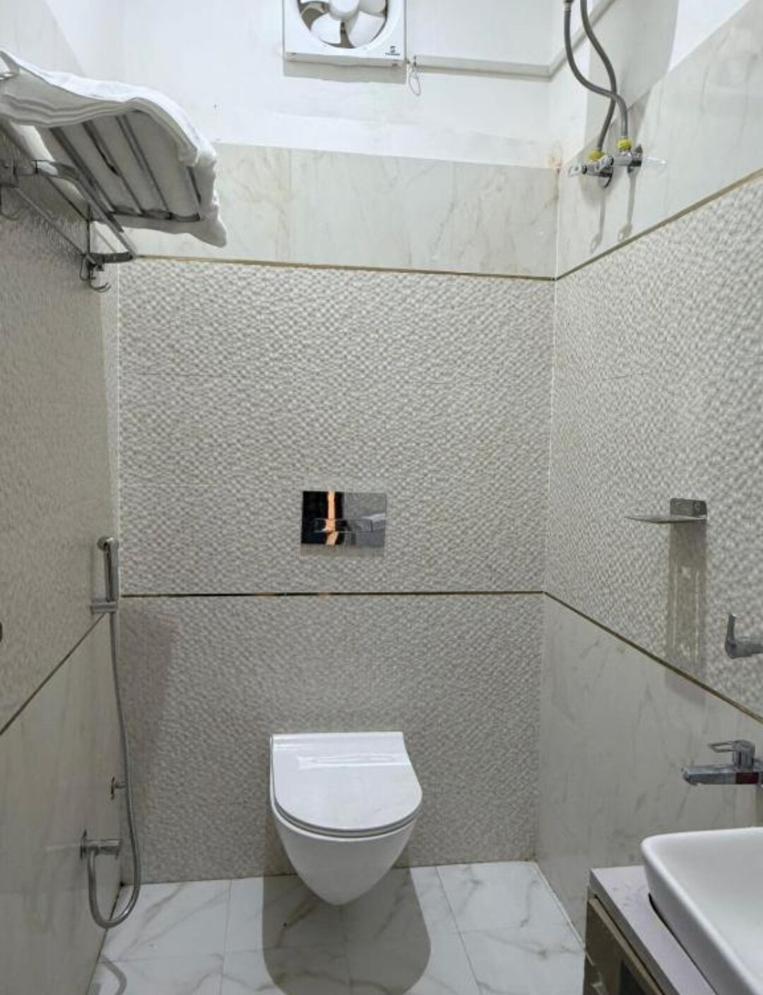 Rameshwaram Paying Guest House - Tap to explore photos