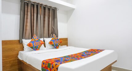 FabHotel The White House Inn Room Type - Deluxe Room