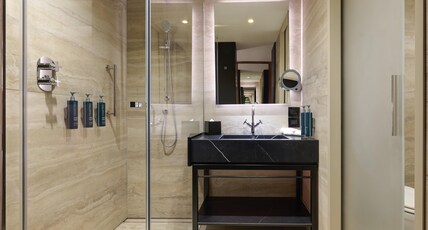 Hilton Rome Eur La Lama Room Type - KING DELUXE RM HIGH FLOOR