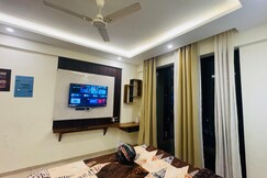 Omaxe new hazratganj