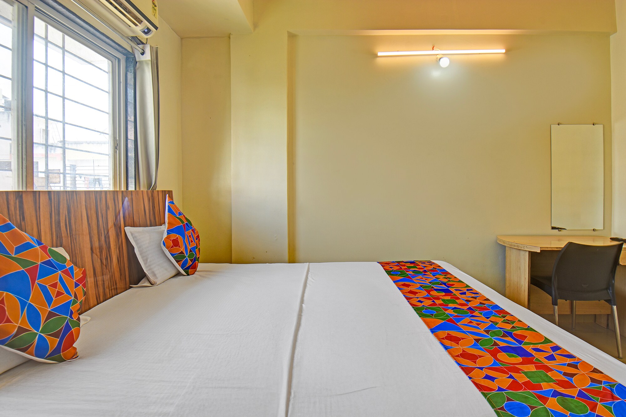 FabHotel Sai Inn - Nr. Jagtap Dairy - Tap to explore photos