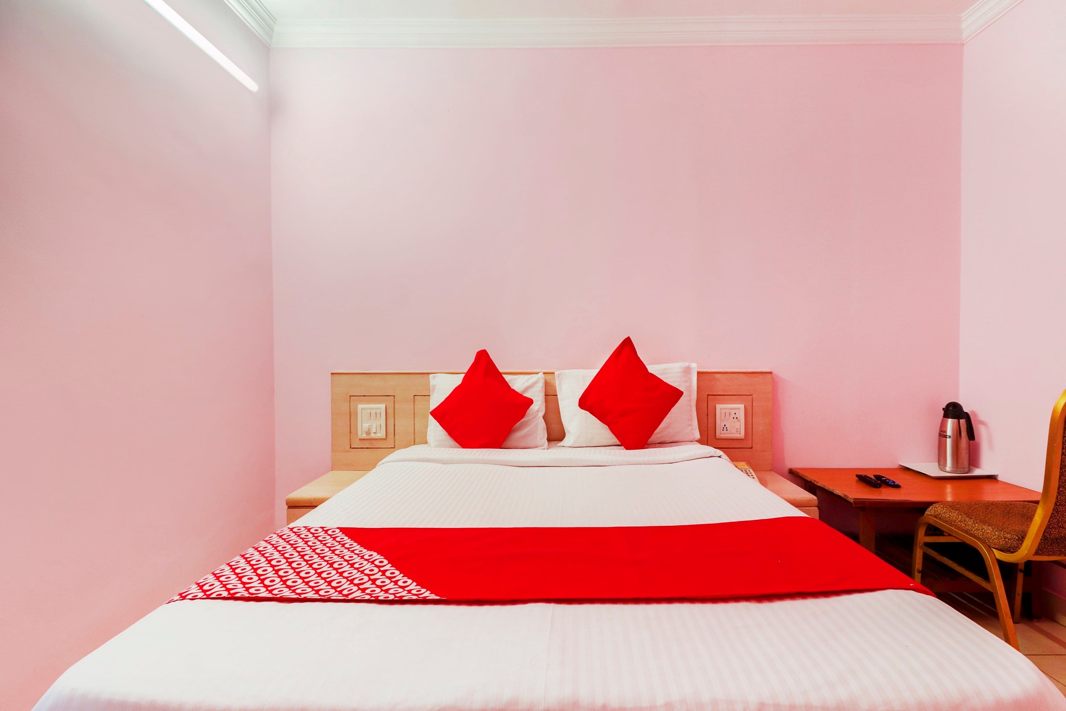 Super Hotel O Vaishnavi Palace - Tap to explore photos