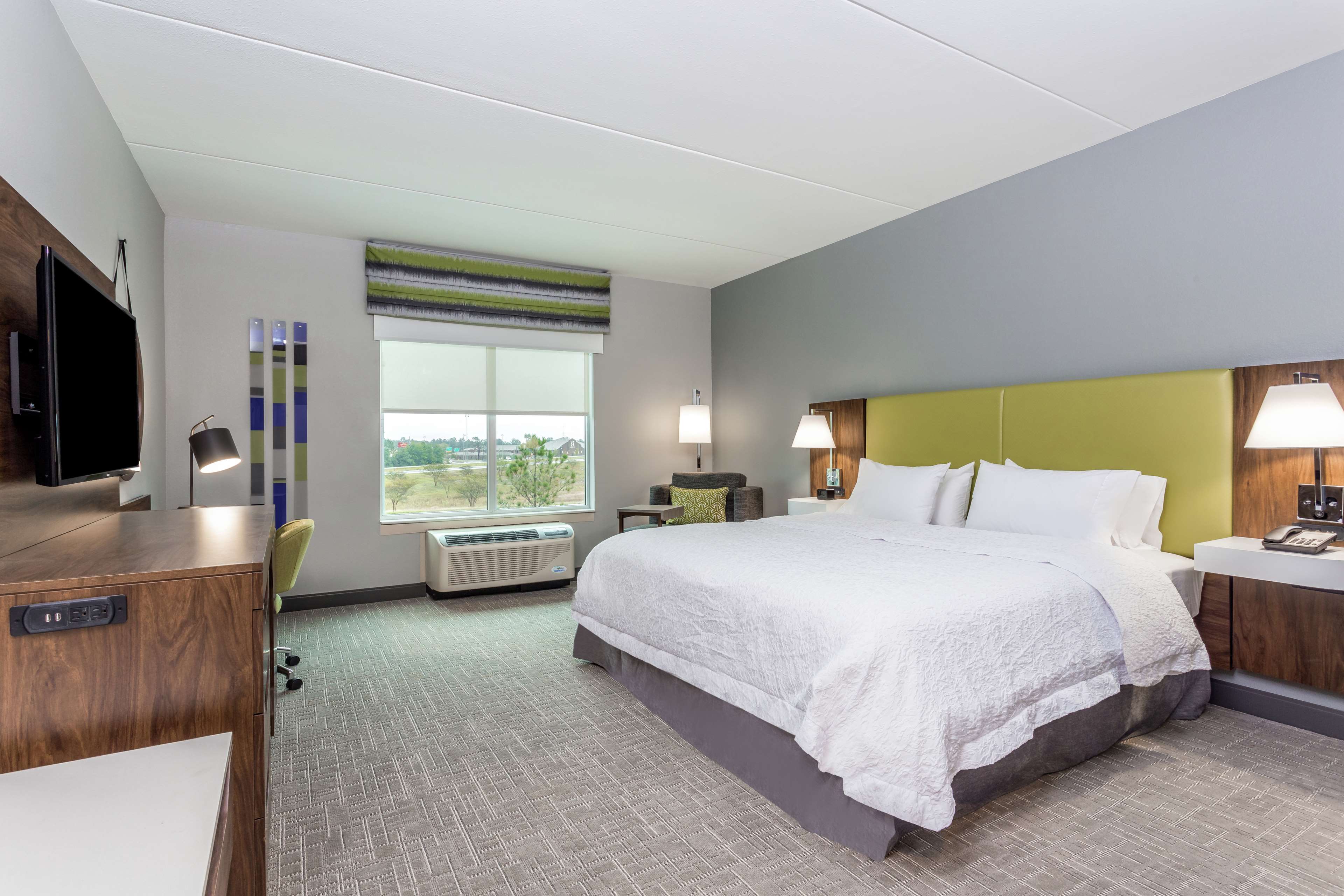 Hampton Inn & Suites Saraland Mobile AL - Tap to explore photos