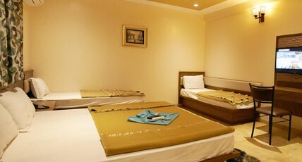HOTEL SAI SURAJ PARK Room Type - SUPERIOR FOUR BED AC FAMILY ROOM