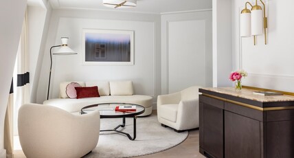 Kimpton St Honore Paris, an IHG Hotel Room Type - 1 King Bed Suite Balcony