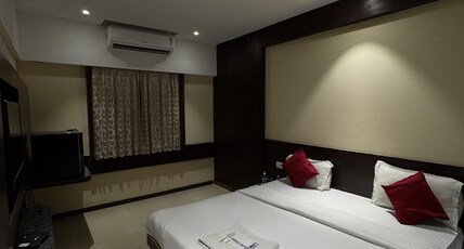 Hotel Ashraya Inn Room Type - Suite AC Room