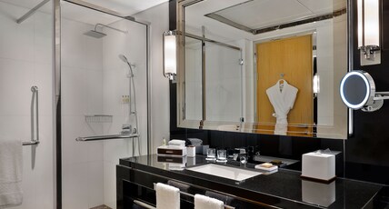 Hilton Dubai Palm Jumeirah Room Type - TWO DBLBED CABANA SEAVIEW