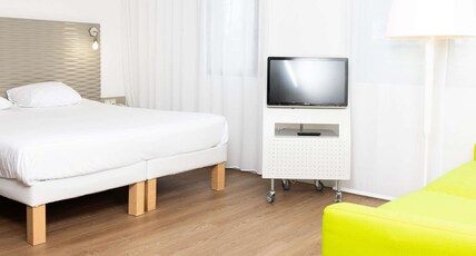 ibis Styles Lille Aeroport Room Type - Family Suite with 1 double bed and 1 sofa bed ibis Styles Lille Aeroport Room Type - Family Suite with 1 double bed and 1 sofa bed