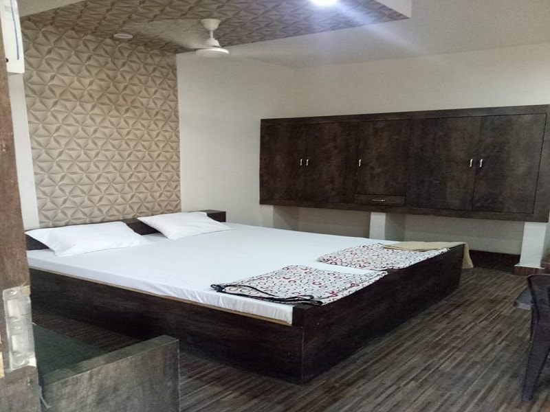 Hotel kanchan bedi bar - Tap to explore photos