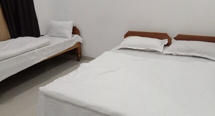 Hotel Arindam Room Type - Triple Sharing Room