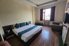 Address of Hotel O ak pride