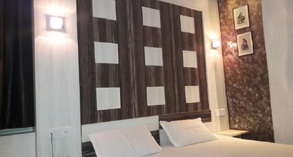 HOTEL NEW MOTI MAHAL Room Type - delux room