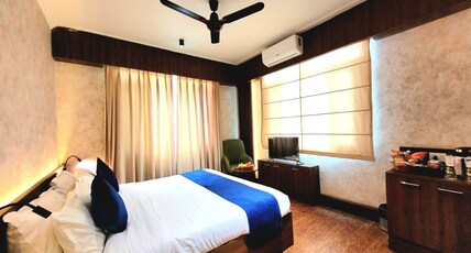Hotel Royal Plaza (10 min Walk to Dal Lake) Room Type - Standard Room MMT Special with Hot and Cold AC