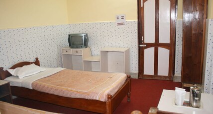HOTEL ANAND Room Type - NON AC DELUXE ROOM