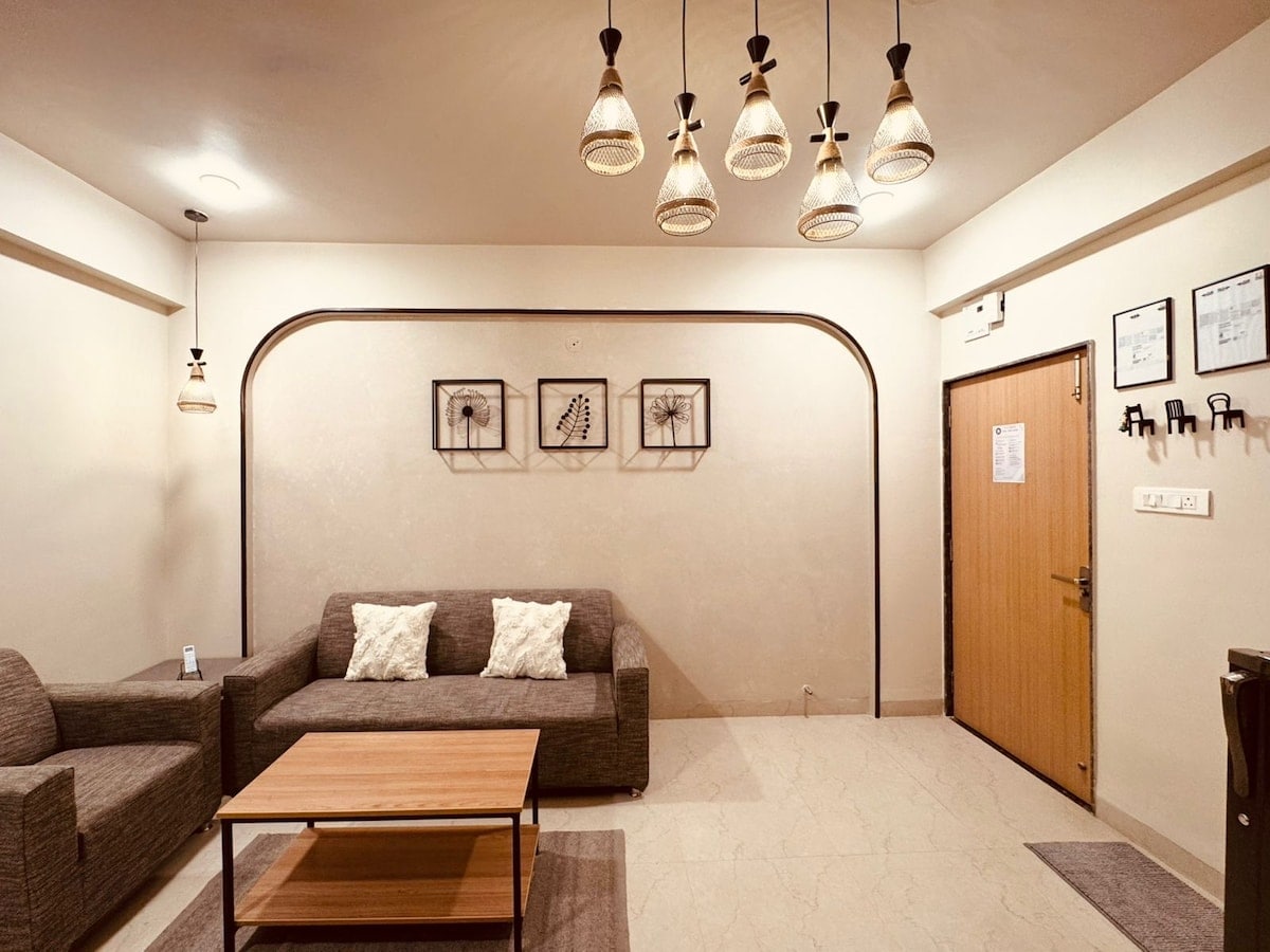 1BHK Apartment with parking & elevator - Tap to explore photos
