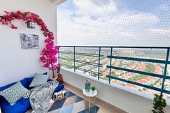 Cozy Santorini Inspired Stay Near Expo Mart