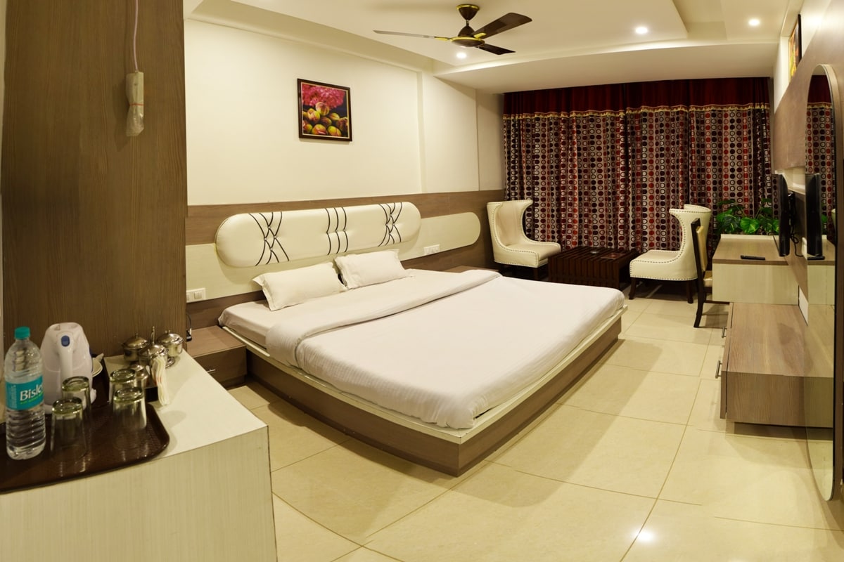 Hotel President - Tap to explore photos