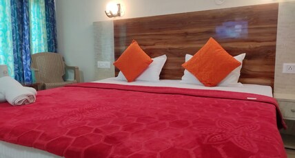 Oak Bliss Guest House Room Type - Super Deluxe Room