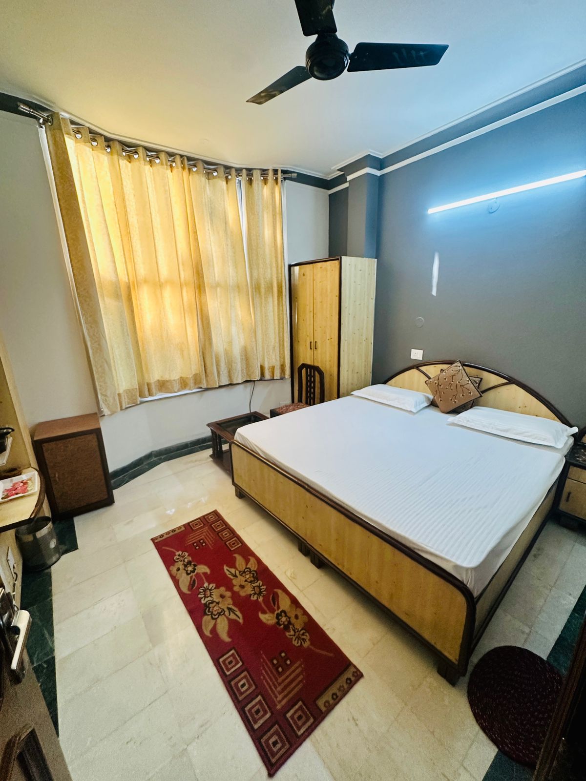 Hotel Vikrant - Tap to explore photos