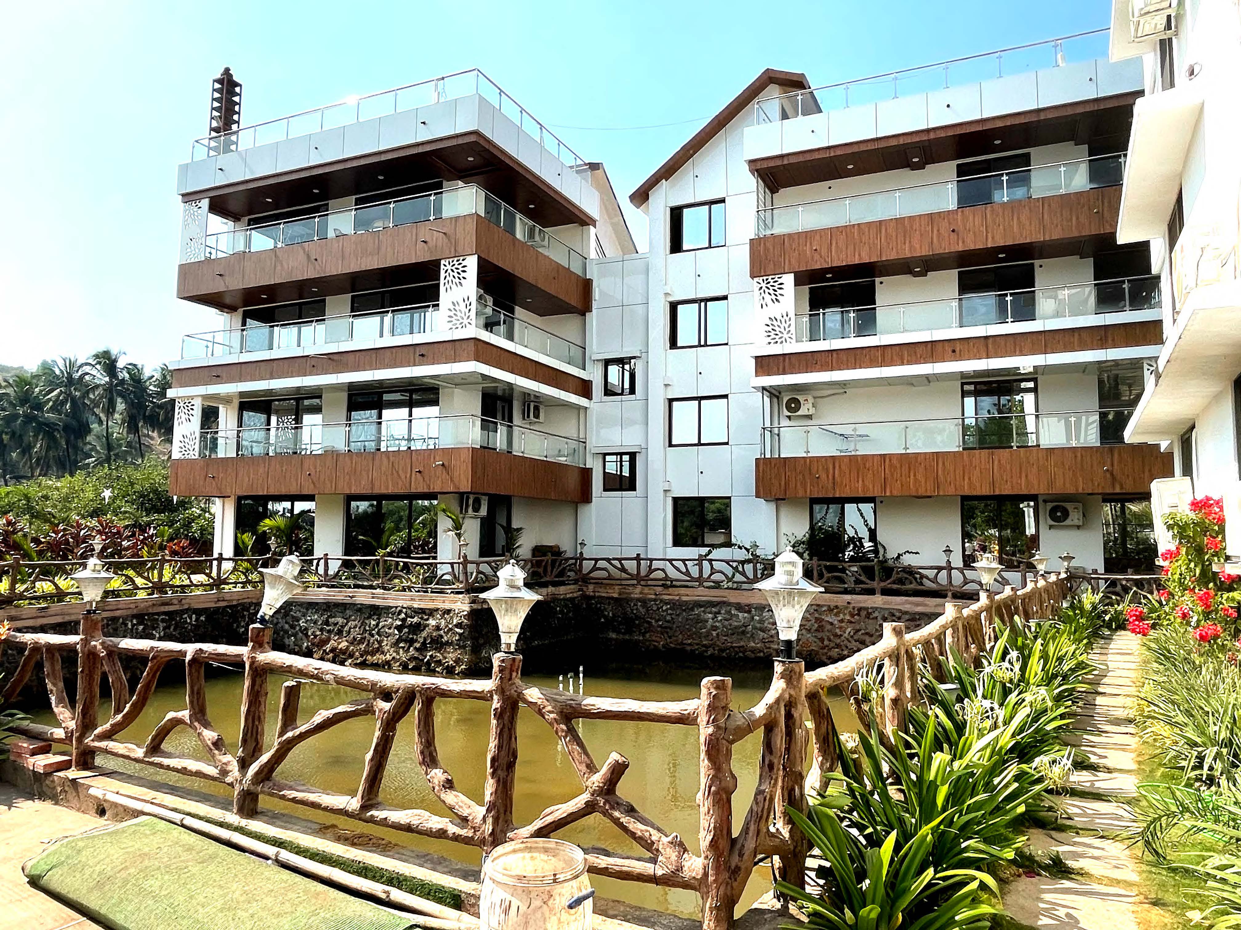 Casa Vinte E1 Stylish Apartment with a Private Pool near Baga - Tap to explore photos