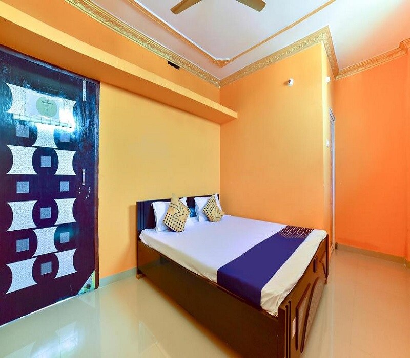 Lucky gest house patna Amis - Tap to explore photos