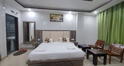 Shiv Cottage 500m from Katra Railway Station Room Type - Deluxe Room With City View