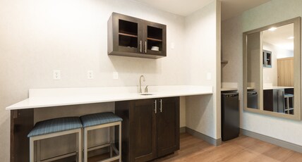 Holiday Inn Express Bellingham, an IHG Hotel Room Type - 2 Queen Suite