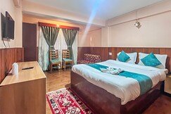 Rare Himalayas Manasarovar A Pocket Friendly Hotel In Mall Road  Darjeeling