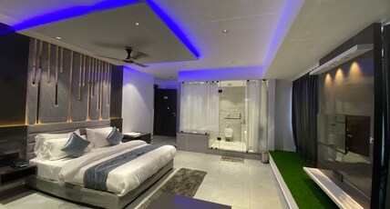 HOTEL CROWN PALACE Room Type - presidentle suite room