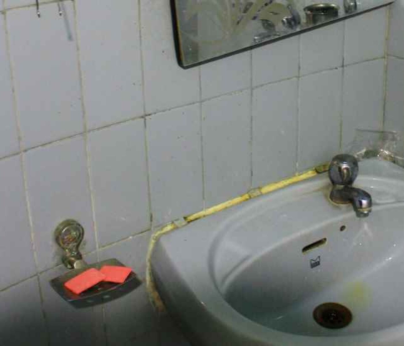 Hotel Som - Tap to explore photos