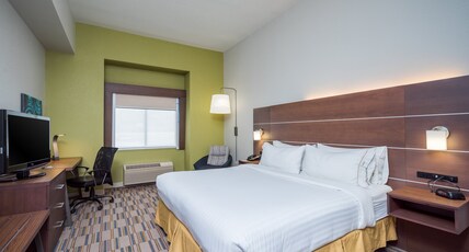 Holiday Inn Express & Suites QUAKERTOWN Room Type - 1 King Standard