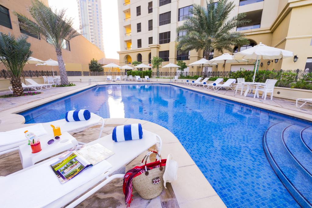 Roda Amwaj Suites - Tap to explore photos