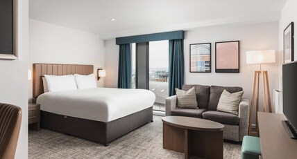 Staybridge Suites NEWCASTLE, an IHG hotel Room Type - 1 King Bed Studio Suite Quayside View