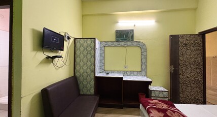 Hotel Maharaja Room Type - AC Triple Bed Room