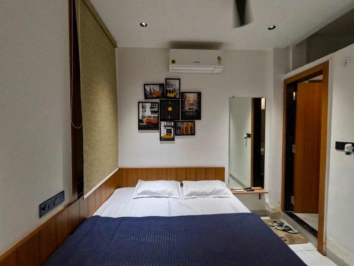 Vijay Nagar Elite Central 2BHK Luxe Living 001 - Tap to explore photos
