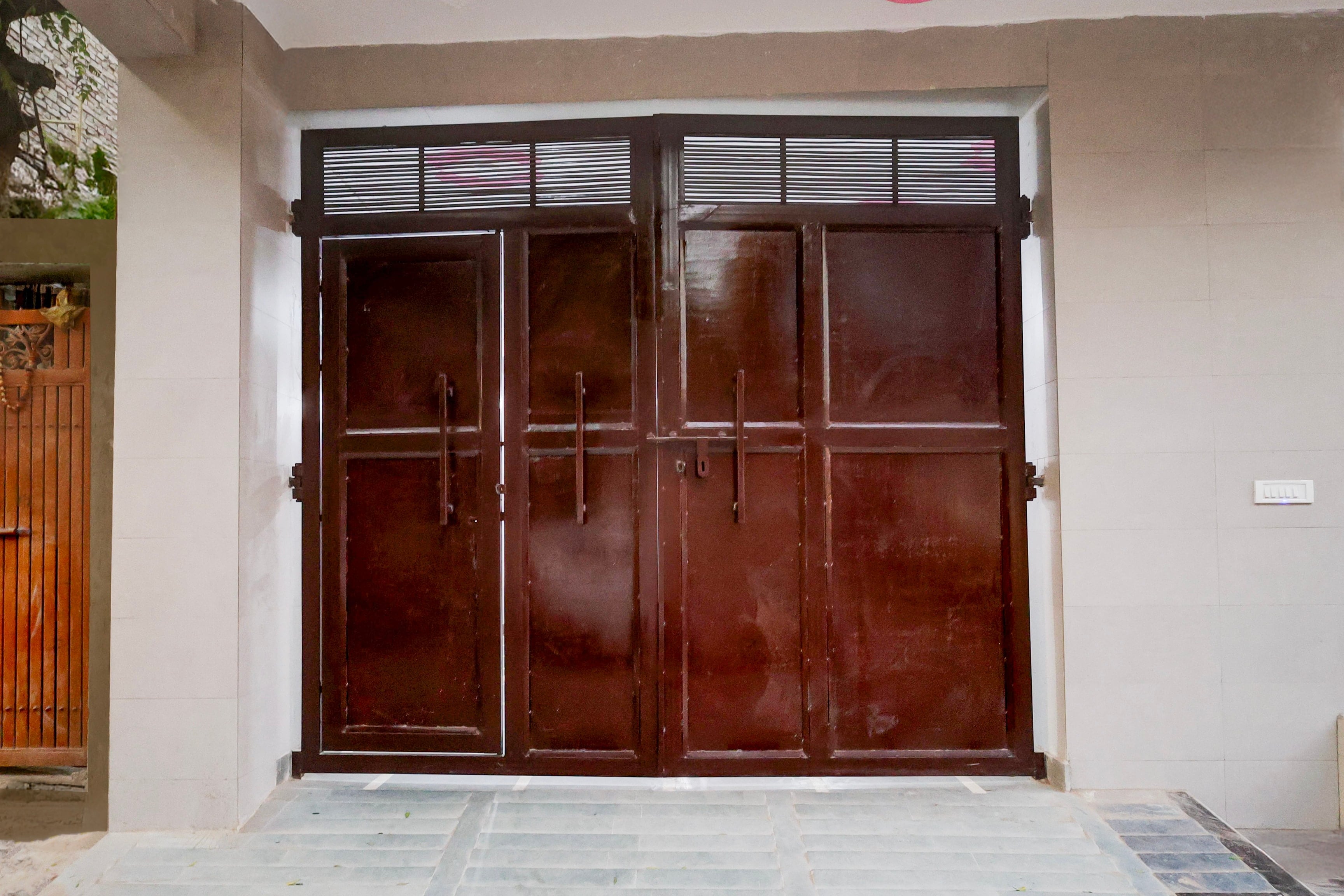 Hotel The Arrow Near Paschim Vihar - Tap to explore photos