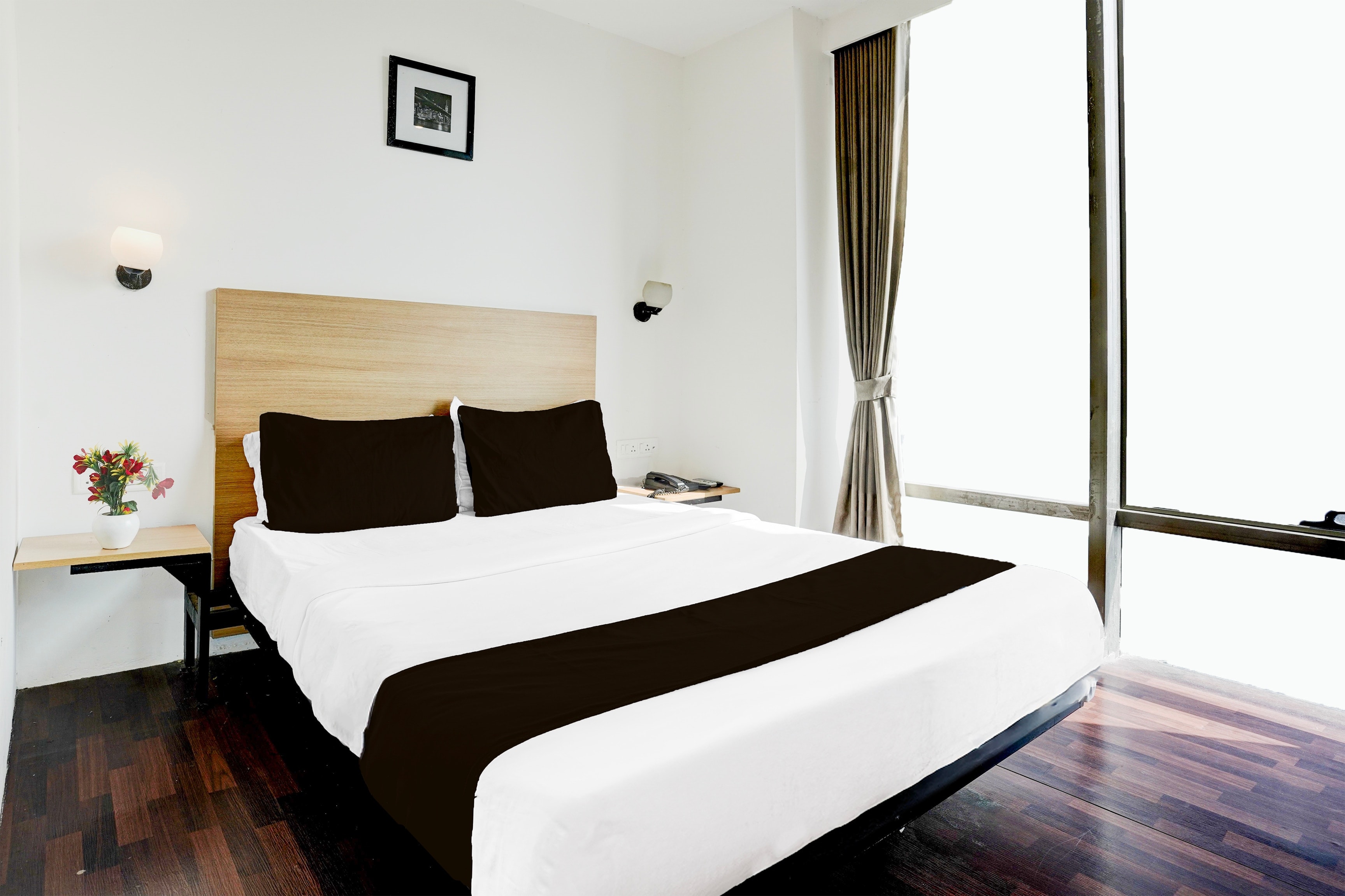 Super Townhouse PBG Mall Vashi - Tap to explore photos