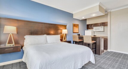 Staybridge Suites SAVANNAH HISTORIC DISTRICT, an IHG hotel Room Type - Studio Suite