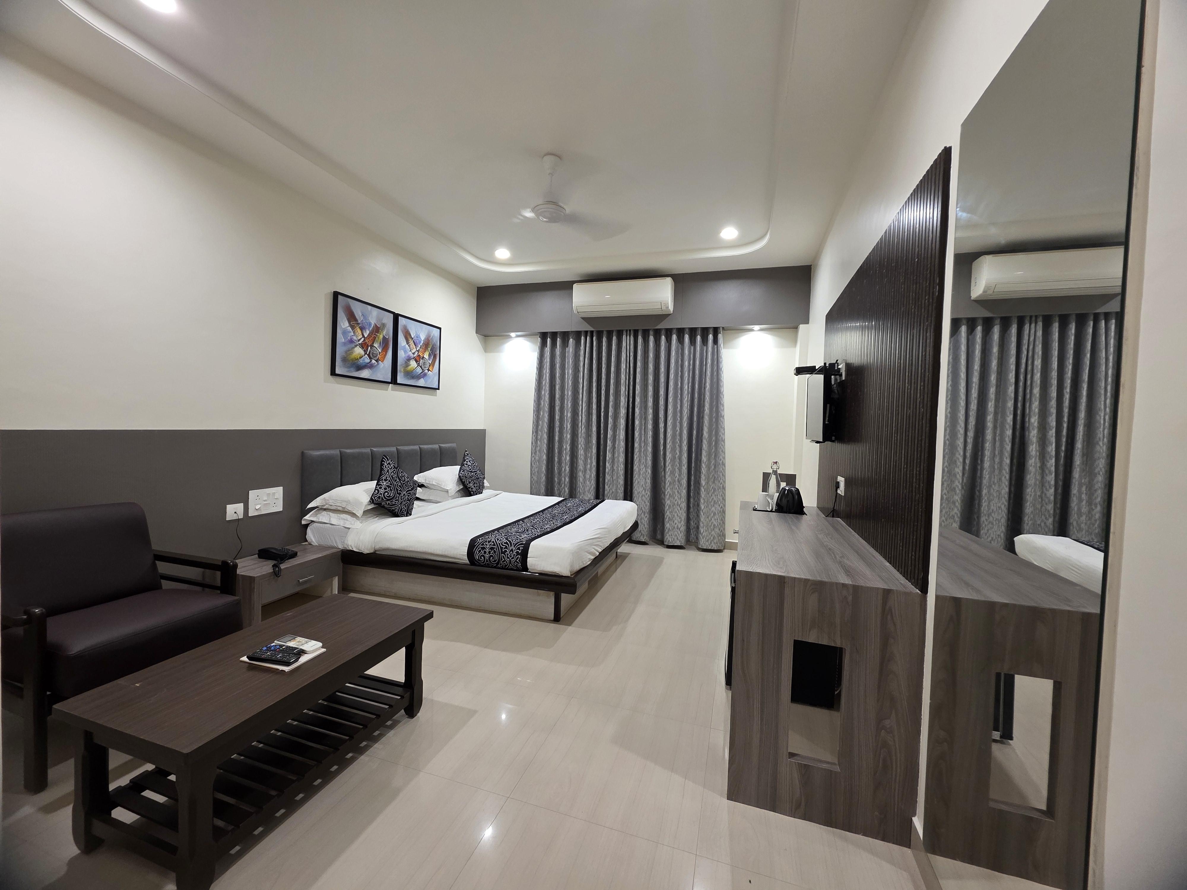 Shree Manav Residency - Tap to explore photos